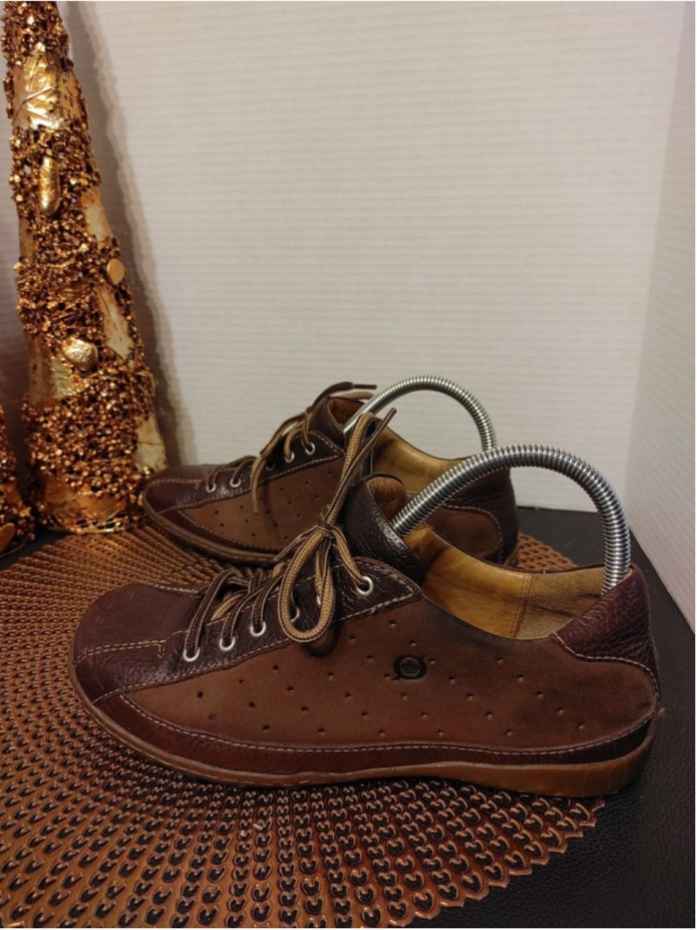 BORN Hawkeye Leather Sneakers Size 9